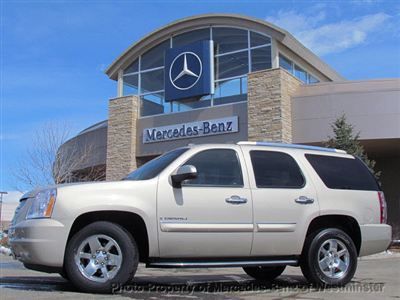 **denali**2nd row captains**running boards**1-owner mercedes trade in ***