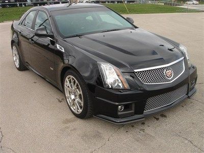 Cts-v automatic navigation, moonroof,recaro seats one owner clean carfax