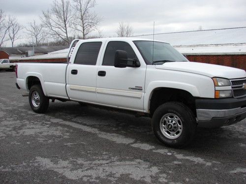 Duramax 6.6 turbo diesel 6 spd allison transmission crewcab  4x2 all power nice!