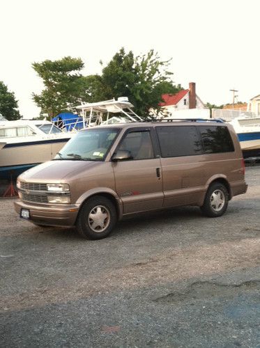 1999 chevrolet astro all wheel drive  82k miles awd