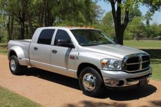 Cummins diesel  rear seat entertainment   perfect carfax   warranty remaining