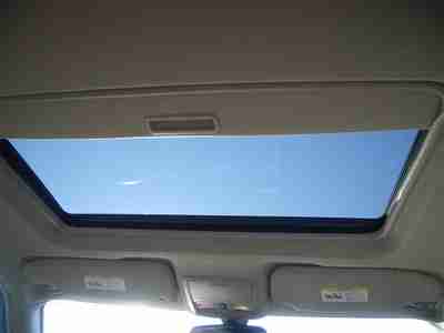 Red 5.7L V8 HEMI Auto Tan Leather Sunroof Carfax Finance Very Clean Low Miles, image 5