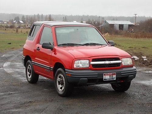 2001 chevrolet tracker base sport utility 2-door 2.0l