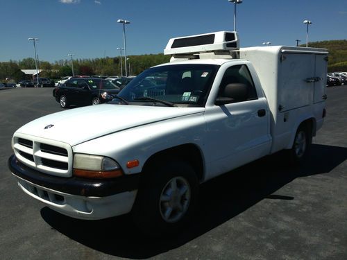 2000 dodge dakota food delivery truck w/ fridge &amp; oven unit - only 49,864 miles