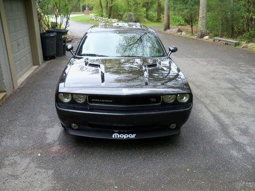 2009 dodge challenger r/t coupe 2-door 5.7l