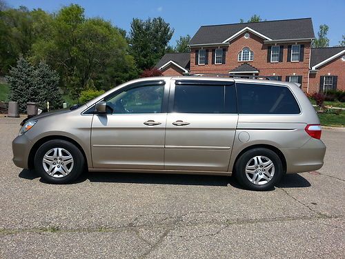 2007 gold honda odyssey minivan