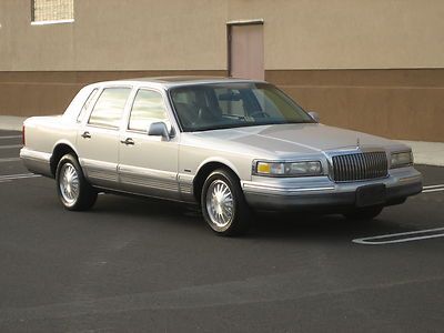 1995 lincoln town car cartier two owner low miles non smoker clean no reserve!!!