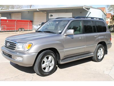 05 toyota land cruiser 4wd nav back up camera mroof cd chger loaded 1 owner!!!!!