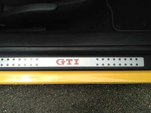 VOLKSWAGEN GTI 20TH AE YELLOW IMOLA, image 6