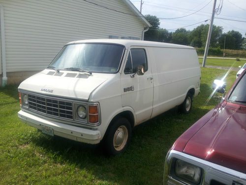 1983 dodge b250 base standard cargo van 3-door 3.7l