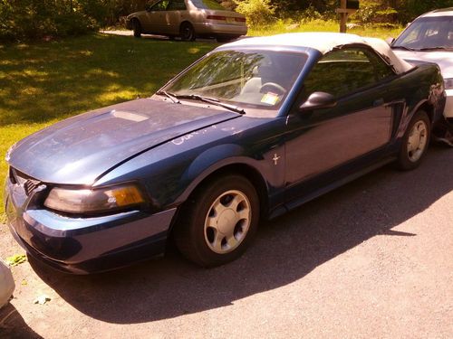 2000 ford mustang convertible salvage
