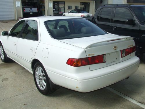 2001 Toyota Camry XLE Sedan 4-Door 3.0L, image 4