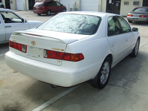 2001 Toyota Camry XLE Sedan 4-Door 3.0L, image 5
