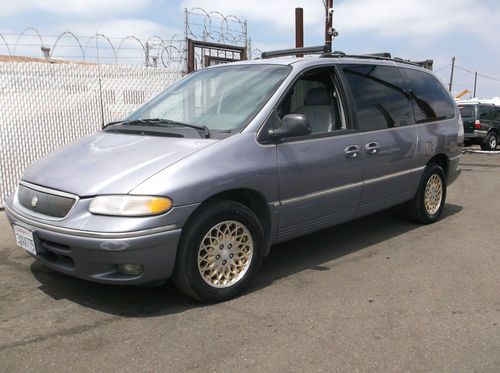 1996 chrysler town &amp; country, no reserve