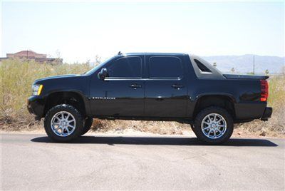 2007 chevy avalanche 1500 4x2 ltz....brand new 22