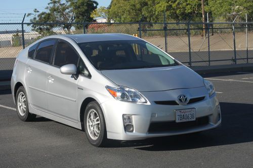 2010 toyota prius hybrid 81k tinted very clean and nice low reserve