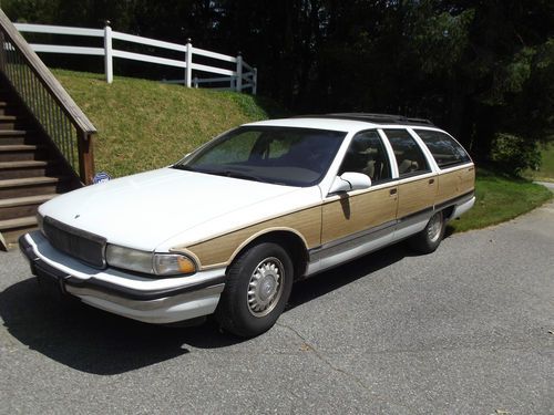 1995 Buick Roadmaster Estate Wagon Wagon 4-Door 5.7L, image 2