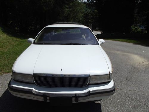 1995 Buick Roadmaster Estate Wagon Wagon 4-Door 5.7L, image 3
