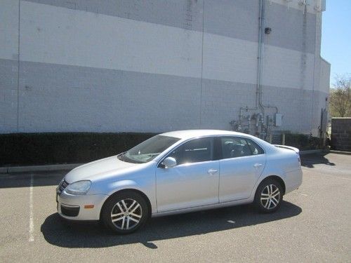 Leather interior alloy wheels new body style low miles