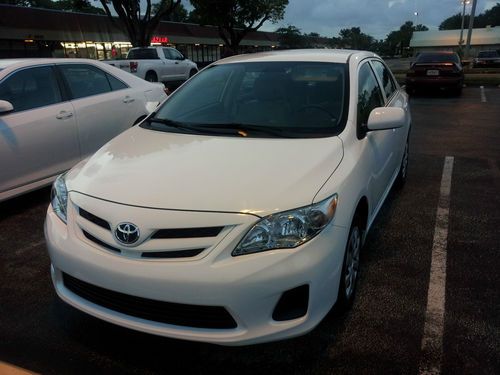 2013 toyota corolla s sedan 4-door 1.8l