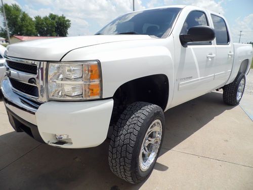 2009 chevy silverado 1500 lt crew cab 4x4 lifted 6" suspencion  ** no reserve **