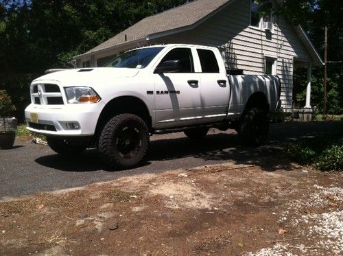 2012 dodge ram 1500 lifted hemi 4x4