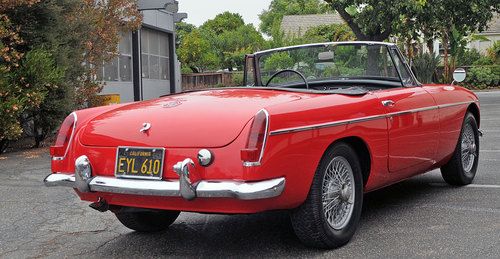 Fantastic cosmetically restored 1964 MGB roadster drives great, California car, image 4