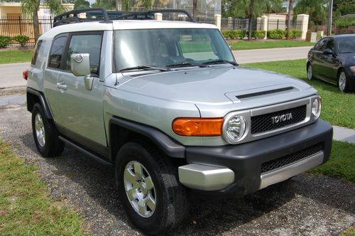 2007 toyota fj cruiser 4x4 upgraded stereo with built in base