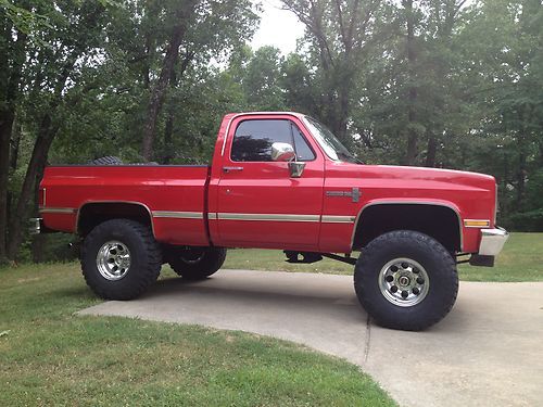 1987 chevy shortwide 4x4,lifted,wheels,tires,very sharp,must see!!!!!!