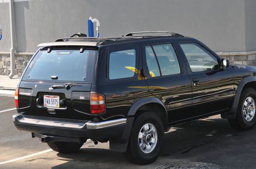 1998 black nissan pathfinder se sport utility four door