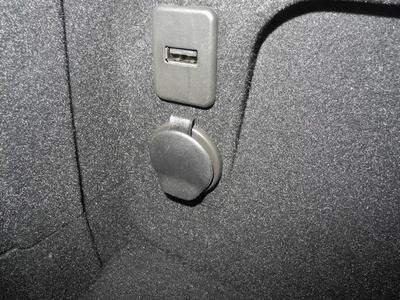 SLT Certified SUV 5.3L CD Backup Camera 3rdRow Heated Leather Seats Pwr Liftgate, image 20