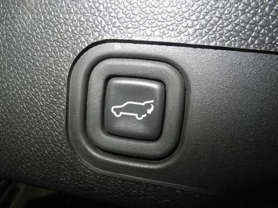 SLT Certified SUV 5.3L CD Backup Camera 3rdRow Heated Leather Seats Pwr Liftgate, image 34