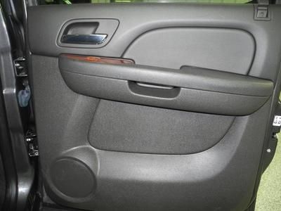 SLT Certified SUV 5.3L CD Backup Camera 3rdRow Heated Leather Seats Pwr Liftgate, image 35