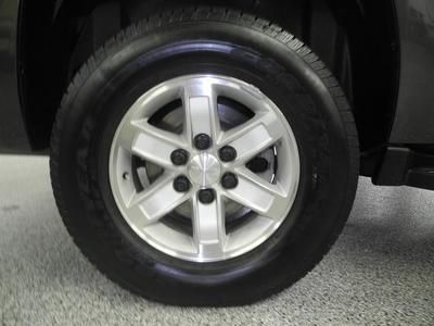 SLT Certified SUV 5.3L CD Backup Camera 3rdRow Heated Leather Seats Pwr Liftgate, image 40