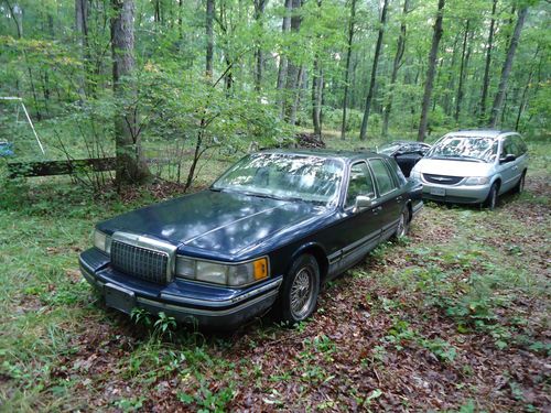 1993 lincoln town car signature sedan 4-door 4.6l
