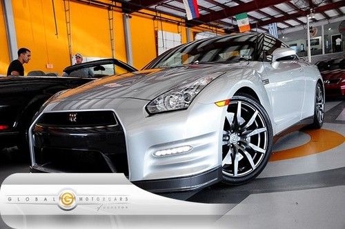 13 nissan gtr premium 11k bose nav rear-cam keyless