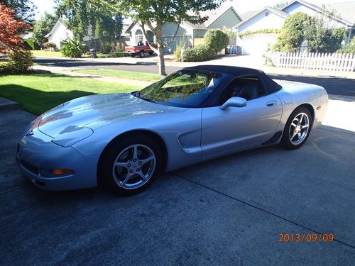 1998 corvette convertible, low miles, great condition!!