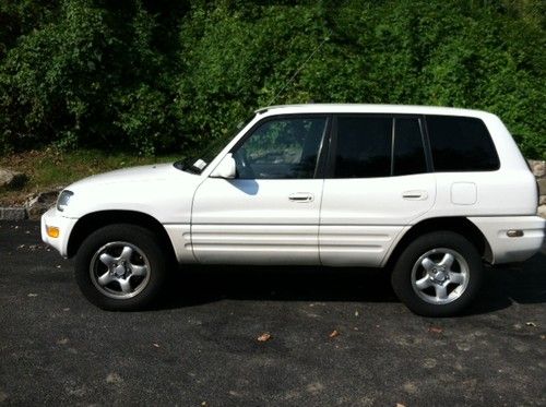 1999 toyota rav4 sport utility 4-door 2.0l