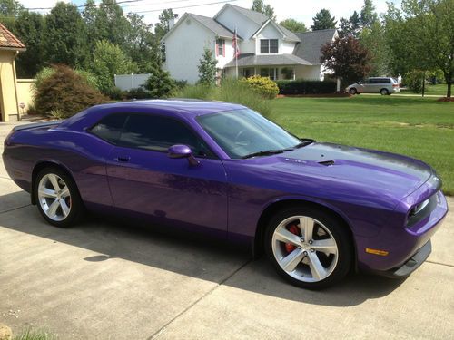 2010 dodge challenger srt8 6.1l hemi plum crazy 6-speed mint frederick scat pack