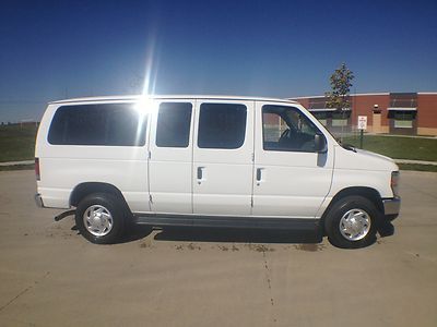 New 2012 ford e-250 12 passenger van / manager demo with 2,100 miles