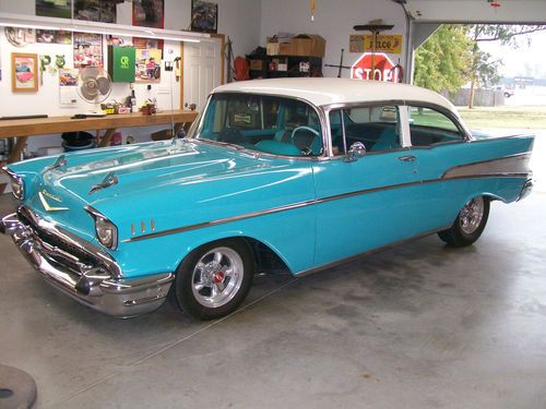 1957 chevy 2 dr bel-air sedan