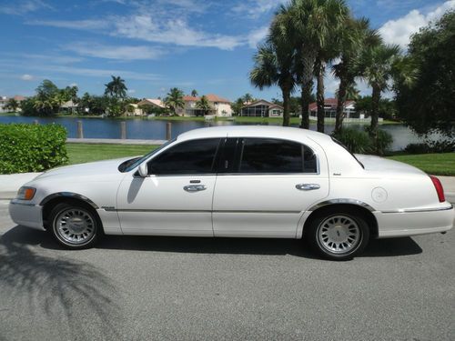 2001 lincoln town car cartier l sedan 4-door 4.6l