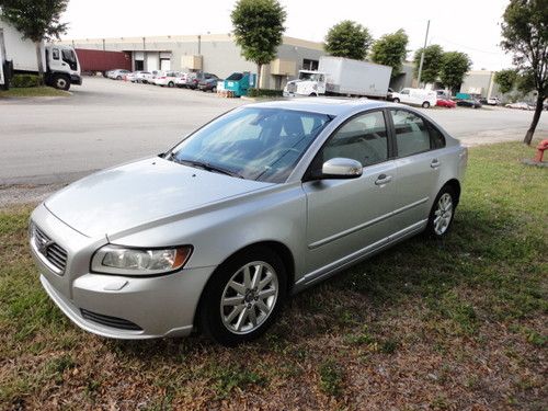 2008 volvo s40 2.4l  $7,600 obo