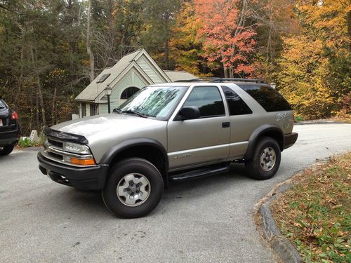 Excellent condition, zr2 offroad package, silver platinum color