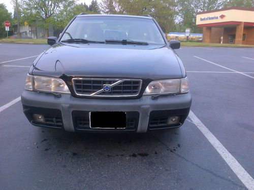 Excellent condition 2000 volvo v70 awd special edition, black w/tan leather