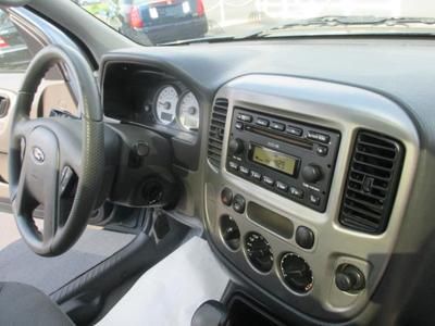 2005 FORD ESCAPE XLT WARRANTY 90,000 MILES MOONROOF LOADED SUPER CLEAN WE FINANC, image 27
