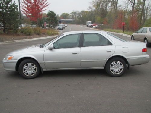 2000 toyota camry