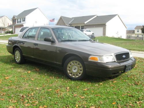 2005 ford crown victoria, police interceptor, cop car