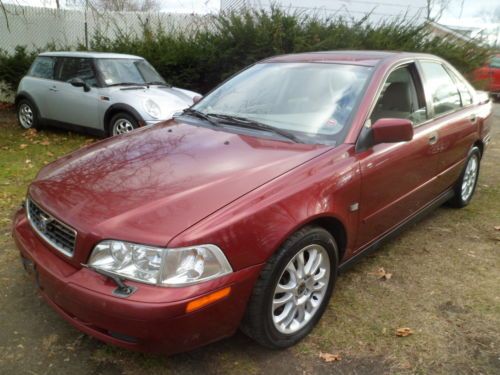 2004 volvo s40 turbo withpowermoonroof 1.9liter 4 cylinder with air conditioning