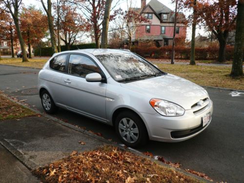 2010 hyundai accent blue hatchback 2-door 1.6l